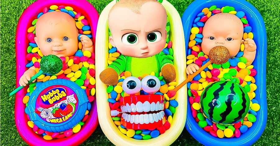 Candy - filled Tub Adventure with Baby Dolls